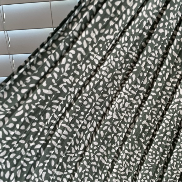 🎉HP🎉 ✨NEW Pleated Polka Dot Midi Skirt w/ Pockets - Boho Chic Style🌿 - Picture 14 of 15